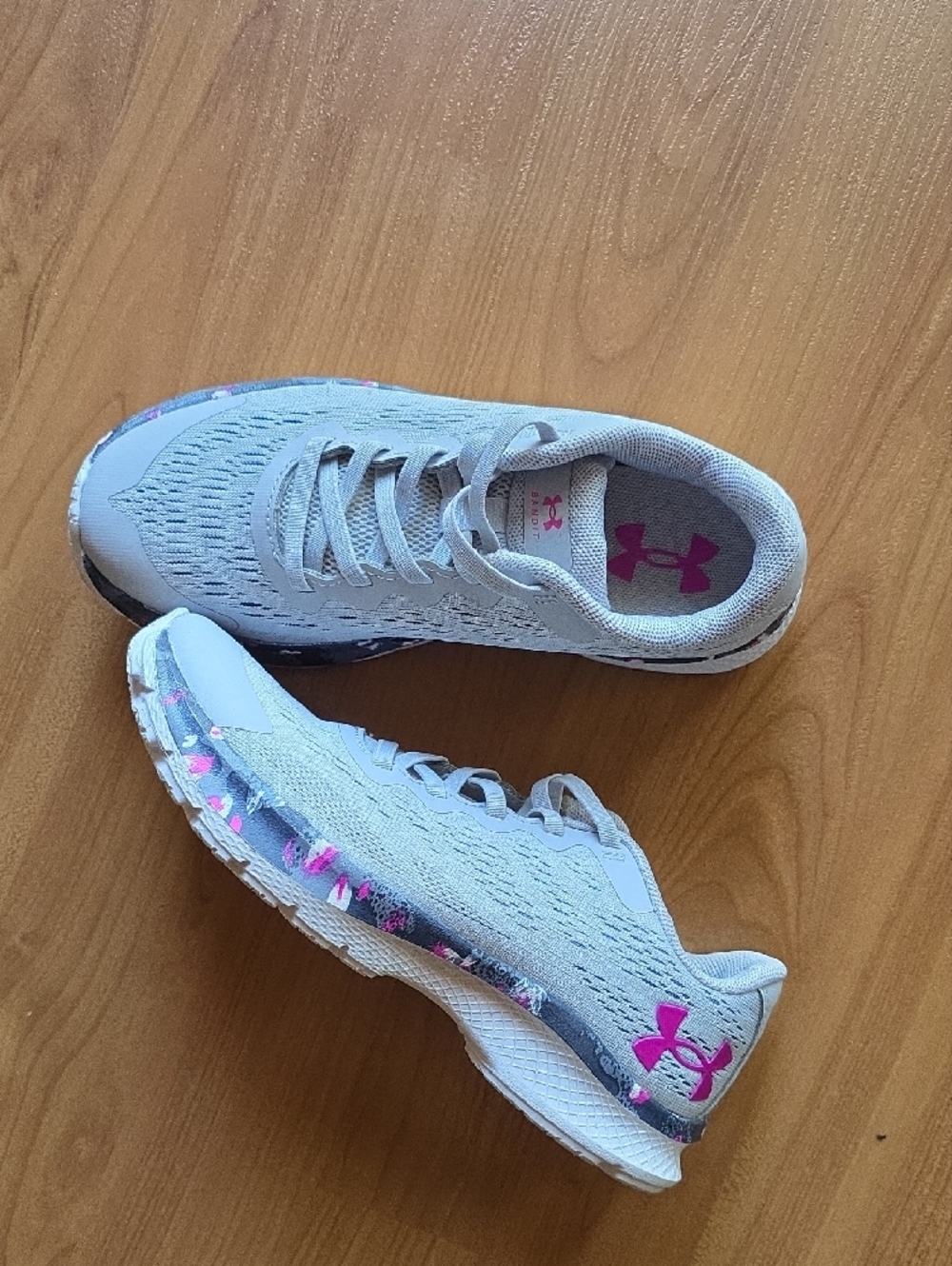 Under Armour Girl White Running Sneakers with Pink Accents and Floral Trim (US 1 - Picture 2 of 5